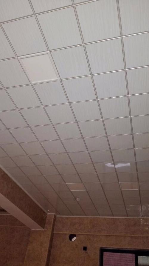 泉州集成吊頂廠-廣州鋁天花廠家來告訴你集成吊頂鋁扣板怎么拆